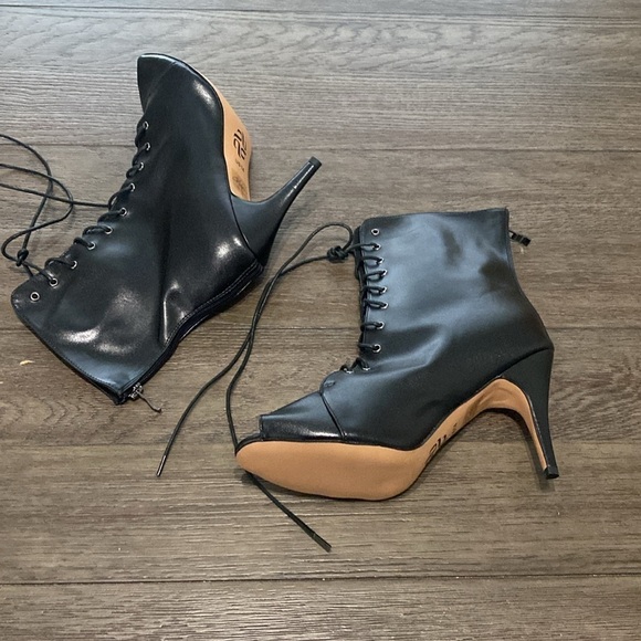 NWT BURJU Moment  Open Toe Lace Up Tongue Ankle Boots | Black | Size 14 - Picture 2 of 9